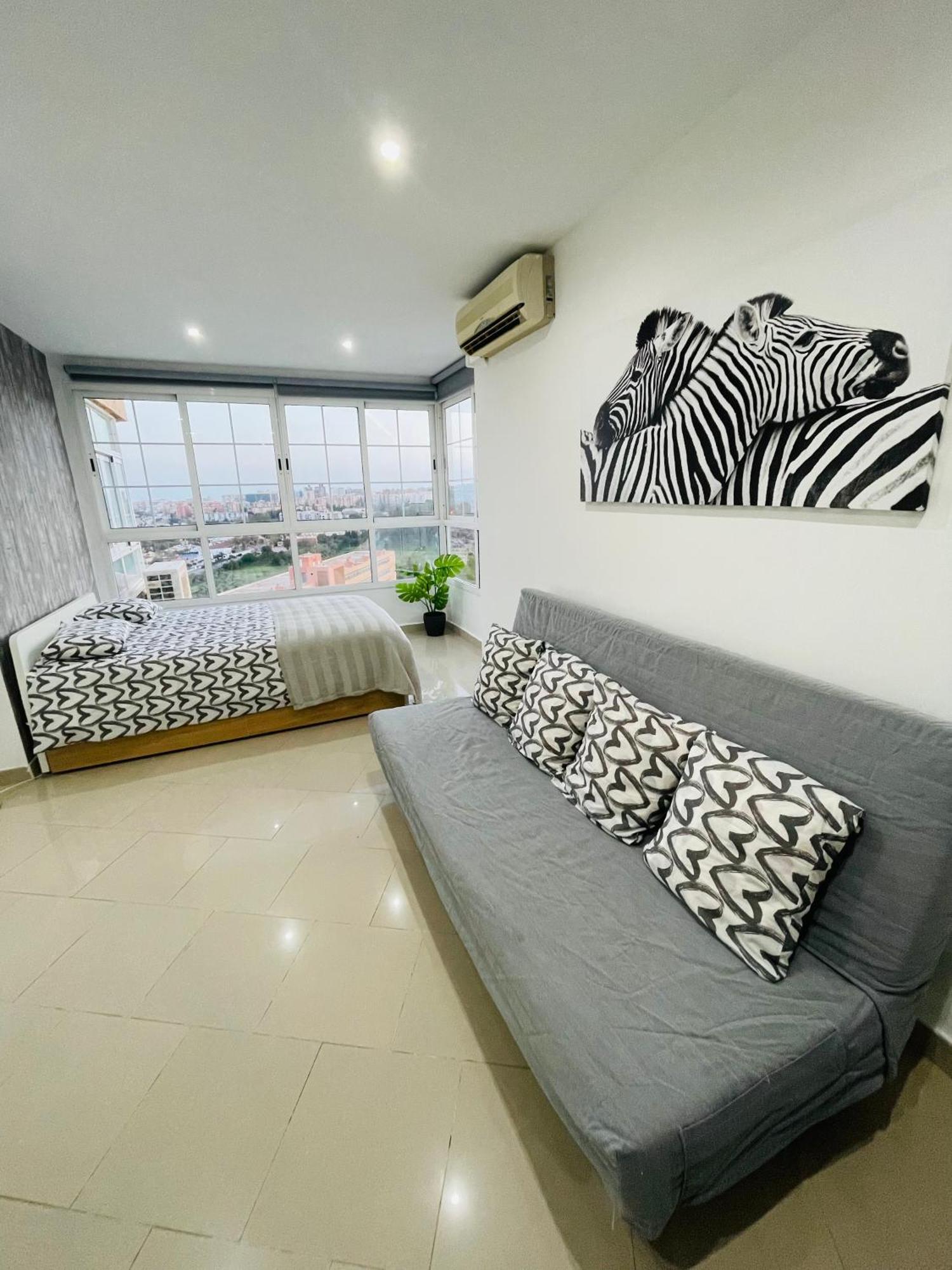 Apartamento La Torre 1337 Precioso, Moderno Y Con Piscina Торемолинос Екстериор снимка